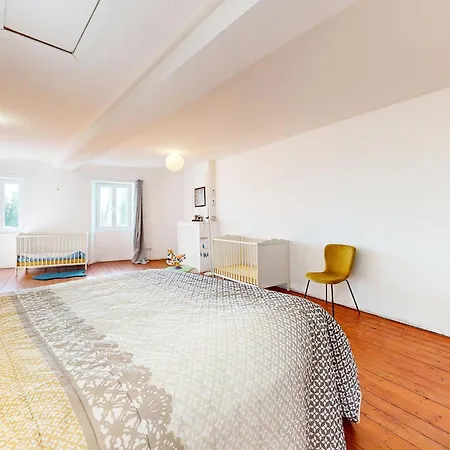 Lovely Home In Tonnay-Boutonne Тонне-Бутон