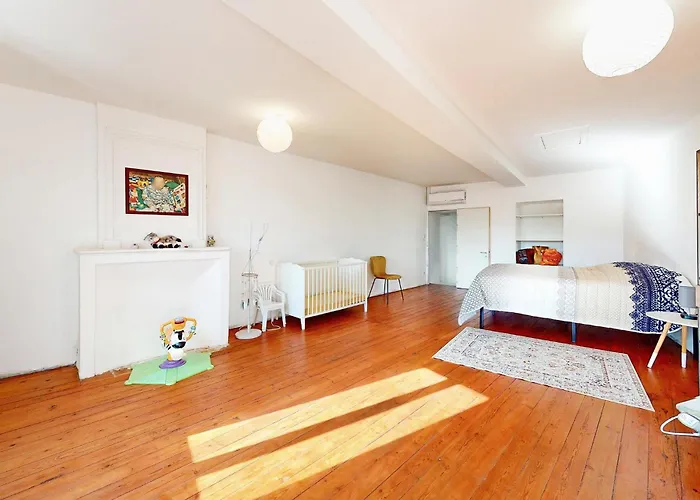 Awesome In Tonnay-Boutonne